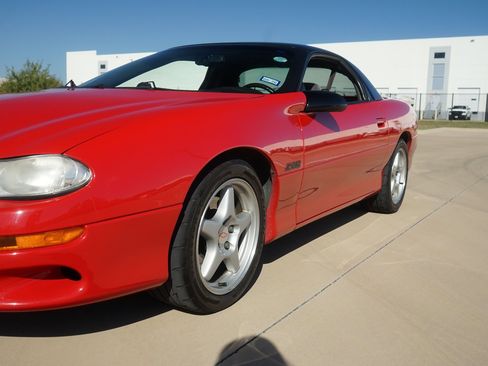 Used 1999 Chevrolet Camaro Z28 w/ Performance Pkg image 27