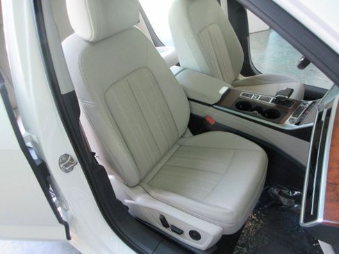 Used 2023 Audi A6 Premium Plus w/ Premium Plus Package AWD/4WD image 25