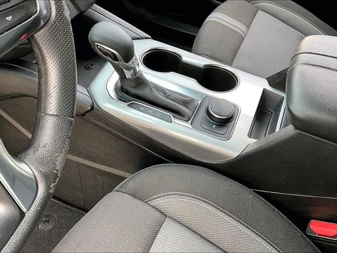 Used 2025 Chevrolet Blazer LT image 17