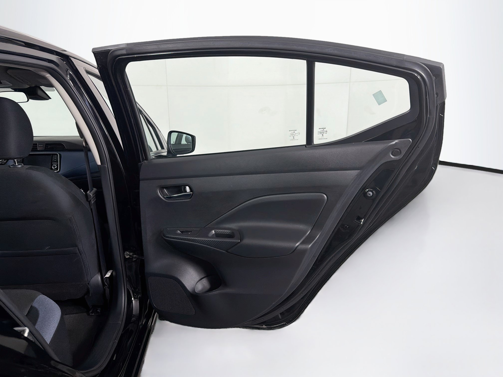 Used 2025 Nissan Versa SV FWD image 29