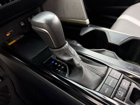 Used 2025 Toyota Camry LE image 20