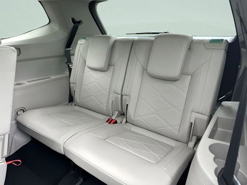 New 2026 Volkswagen Atlas SE image 24