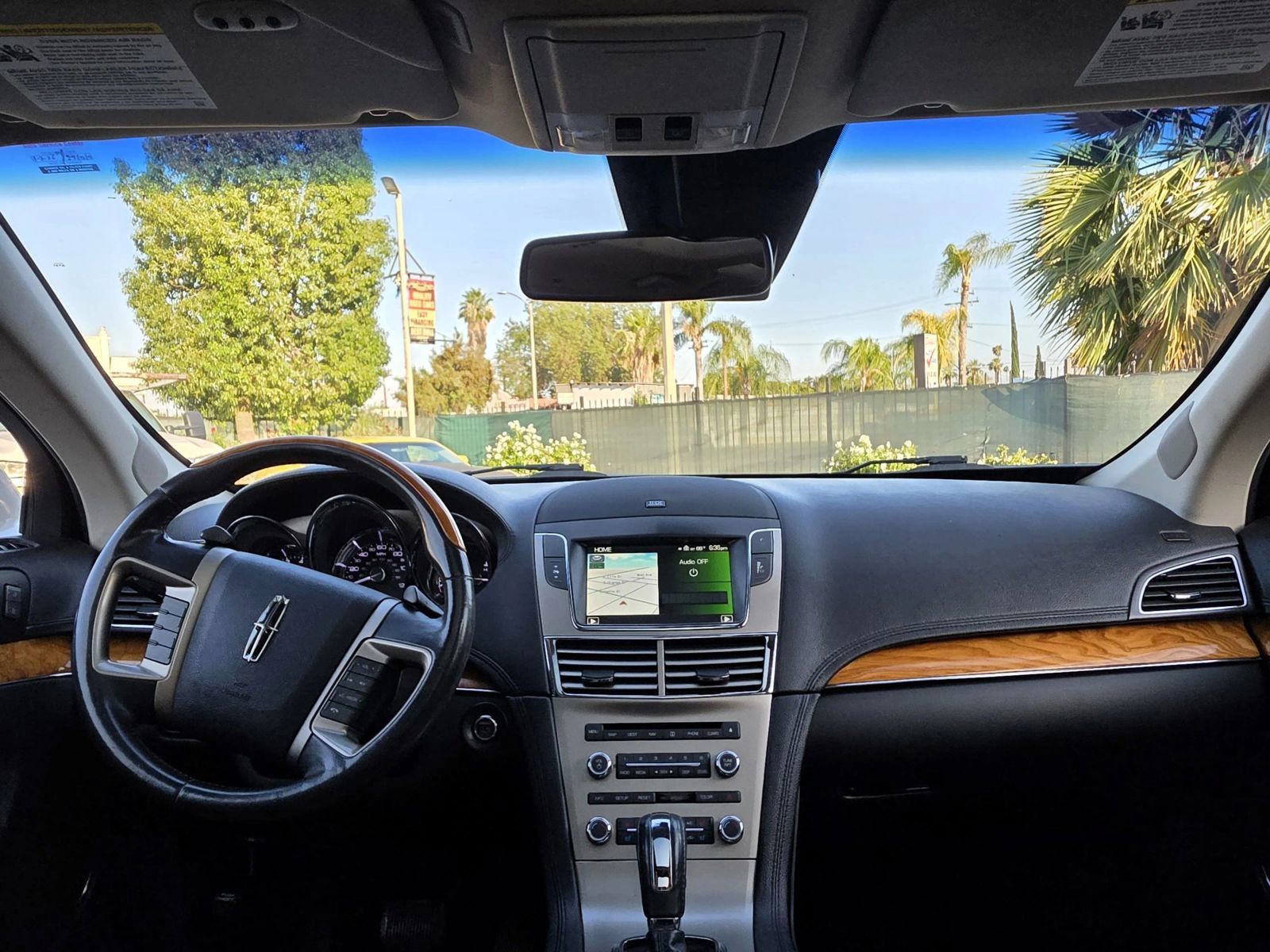 Used 2012 Lincoln MKT AWD image 5