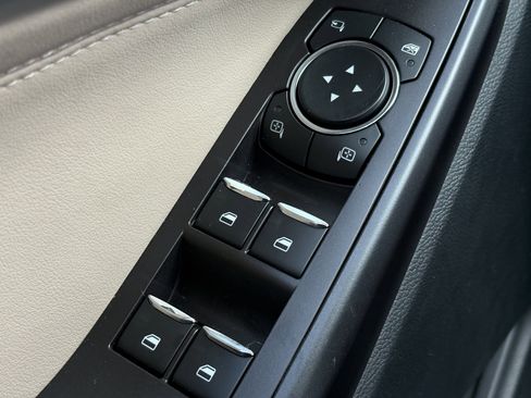 Used 2020 Ford Explorer Limited image 33