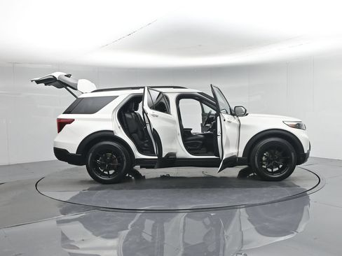 Used 2022 Ford Explorer Timberline AWD/4WD image 4