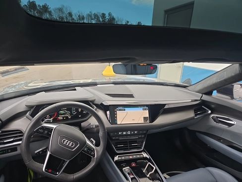 Used 2024 Audi RS e-tron GT Base image 9
