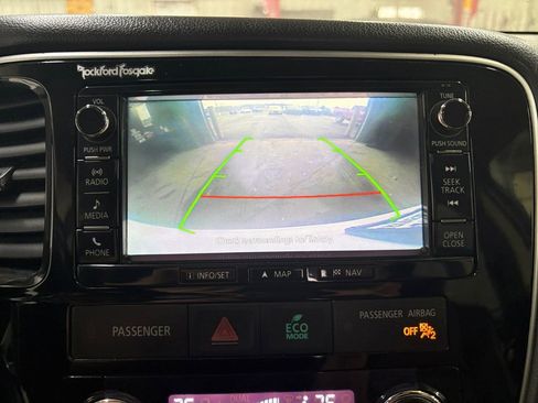 Used 2016 Mitsubishi Outlander GT image 22