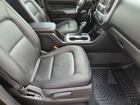 Used 2022 Chevrolet Colorado LT w/ Luxury Package image 10