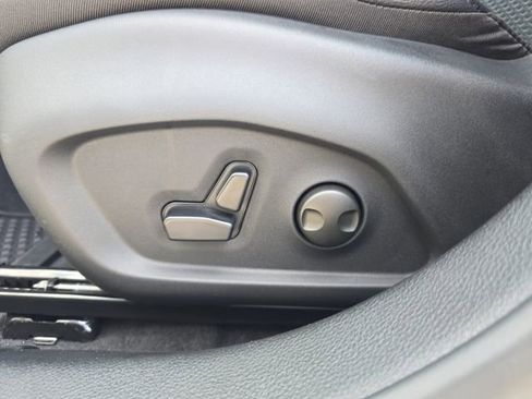 New 2025 Jeep Compass Latitude w/ Sun & Sound Group image 17