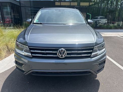 Used 2021 Volkswagen Tiguan SE w/ Panoramic Sunroof Package image 6