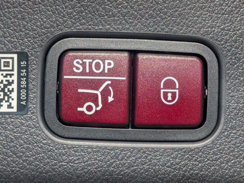 Used 2025 Mercedes-Benz GLC 43 AMG AMG GLC 43 image 15