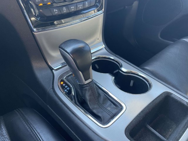 Used 2020 Jeep Grand Cherokee Limited w/ Luxury Group II RWD image 30