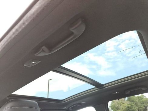 New 2025 Jeep Grand Cherokee Limited w/ Luxury Tech Group II image 30