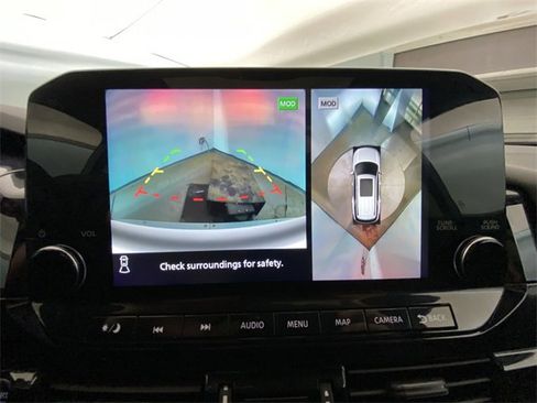 Used 2022 Nissan Pathfinder Platinum w/ Cargo Package image 17