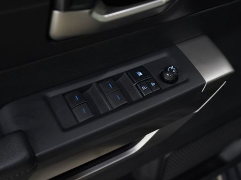 Used 2022 Toyota Tundra SR5 AWD/4WD image 19