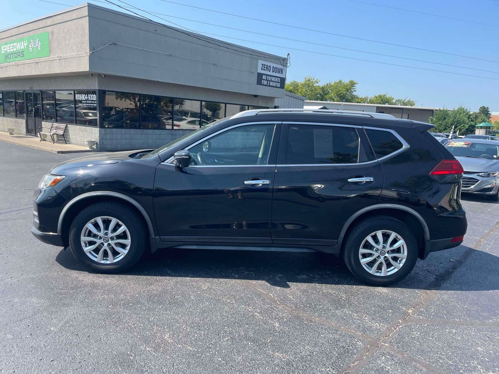 Used 2017 Nissan Rogue SV w/ SV Premium Package AWD/4WD image 4