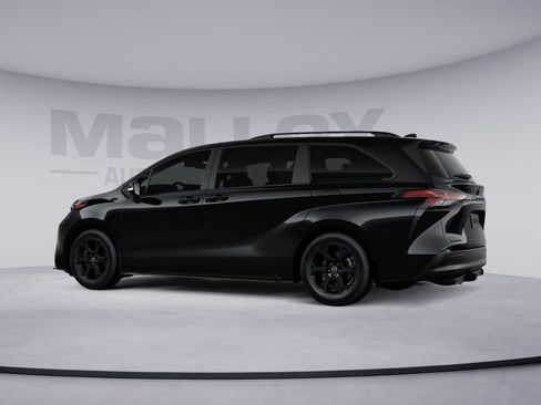 New 2026 Toyota Sienna XLE Woodland Edition AWD/4WD image 5