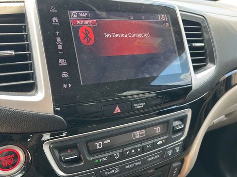 Used 2018 Honda Pilot Touring image 18