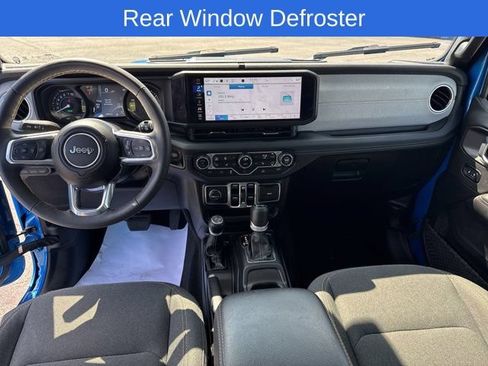 Used 2024 Jeep Wrangler Unlimited Sahara AWD/4WD image 16