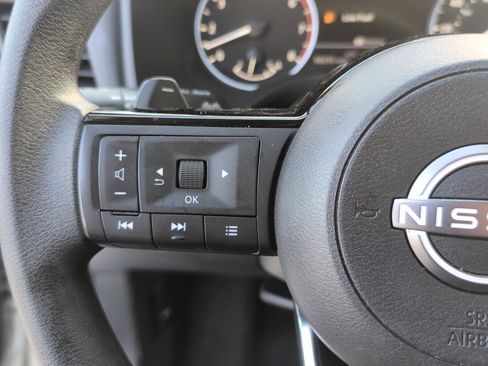 Used 2023 Nissan Rogue SV image 19