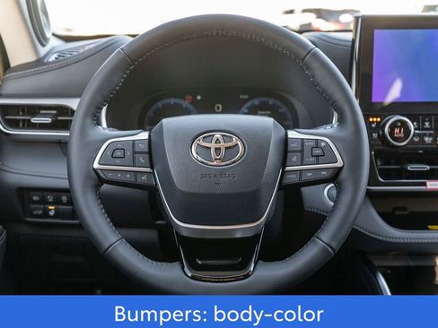 New 2026 Toyota Highlander Platinum image 16