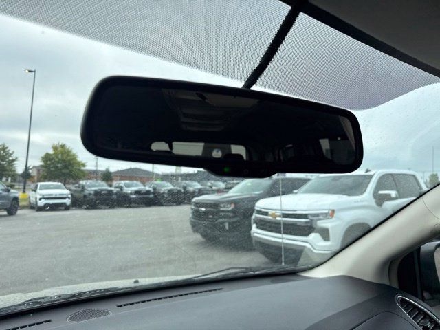 Used 2016 Chrysler Town & Country Touring w/ Driver Convenience Group FWD image 20
