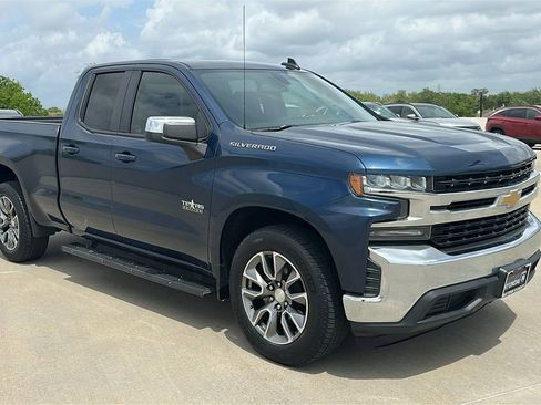Used 2019 Chevrolet Silverado 1500 LT w/ Texas Edition image 16