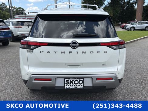 Used 2023 Nissan Pathfinder SL FWD image 4