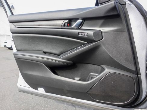 Used 2020 Honda Accord Touring image 23