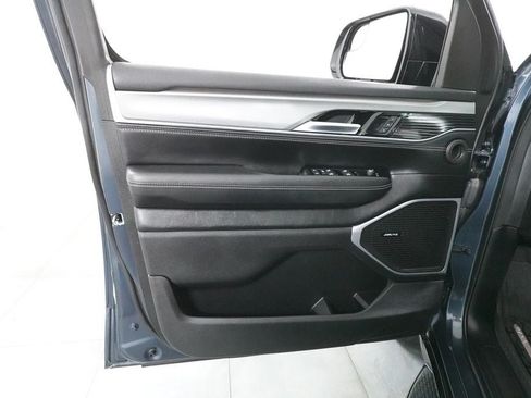 Used 2023 Jeep Wagoneer Series II AWD/4WD image 22