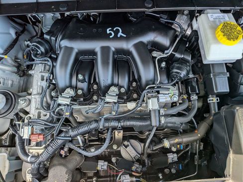 Used 2024 Nissan Pathfinder SV image 14