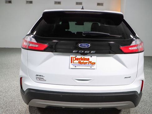 Used 2024 Ford Edge SEL image 8