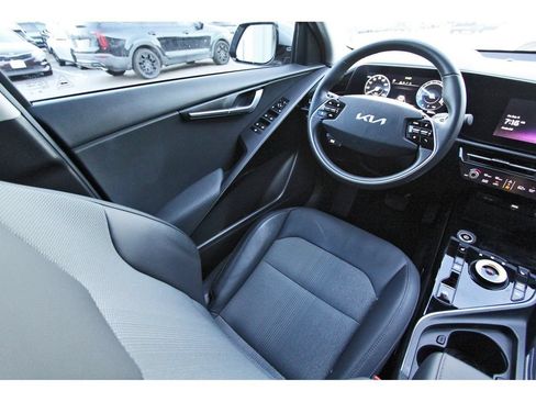 Used 2023 Kia Niro Wind FWD image 9