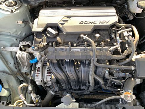 Used 2025 Kia K4 LXS image 32