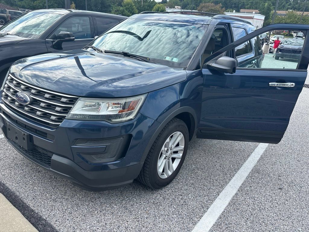 Used 2016 Ford Explorer 4WD image 3