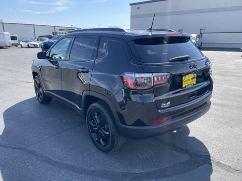 Used 2021 Jeep Compass Latitude AWD/4WD image 6