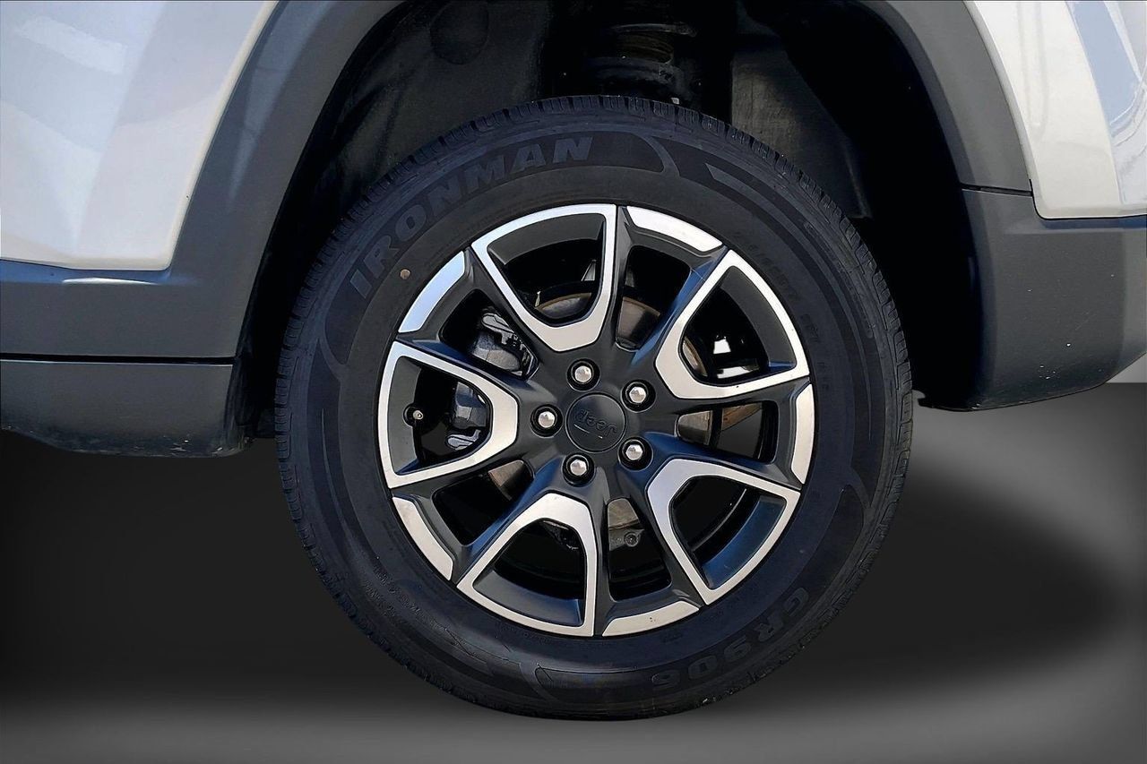 Certified 2024 Jeep Compass Trailhawk AWD/4WD image 34