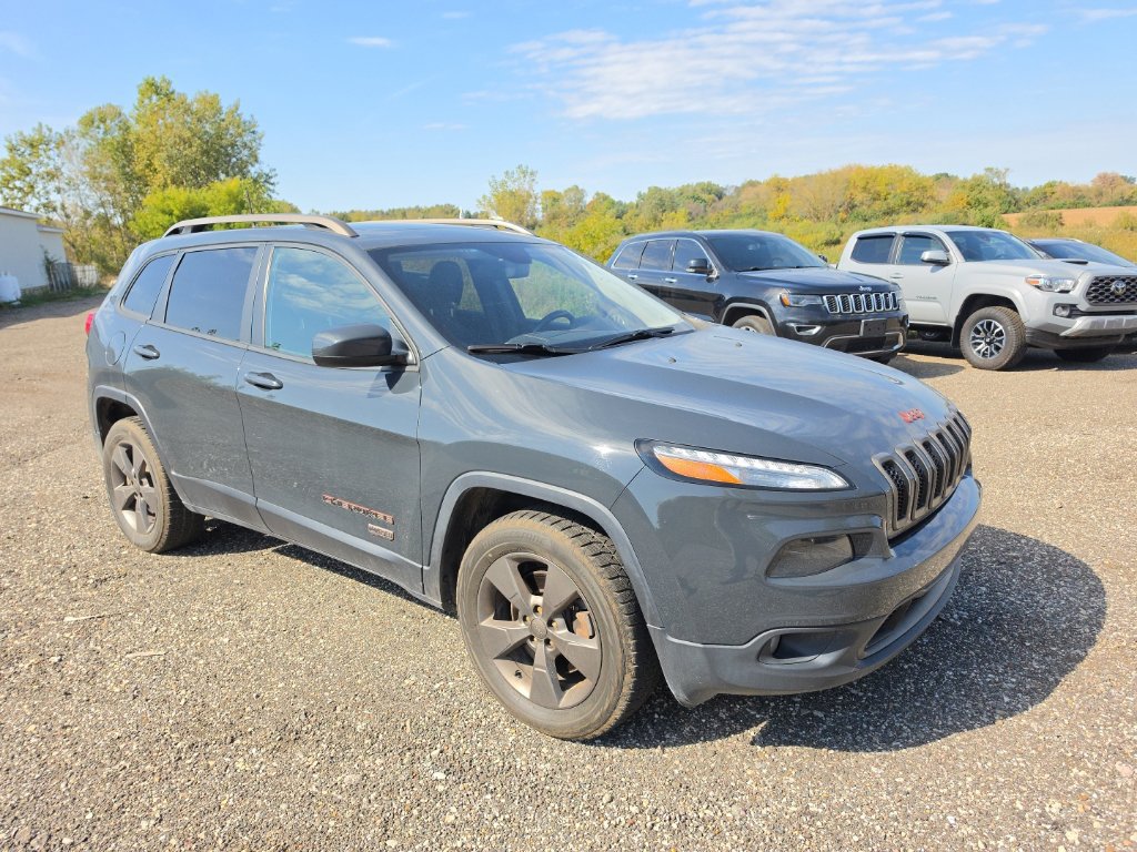 Used 2016 Jeep Cherokee Latitude AWD/4WD image 3