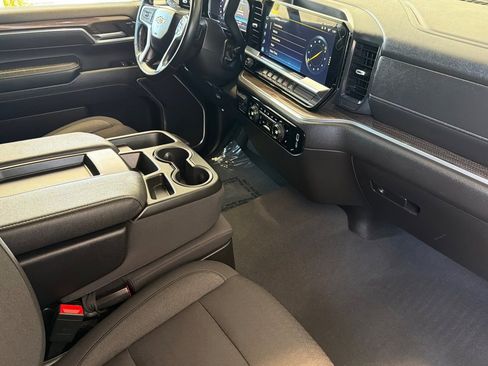 Used 2024 Chevrolet Silverado 2500 LT w/ Convenience Package AWD/4WD image 18