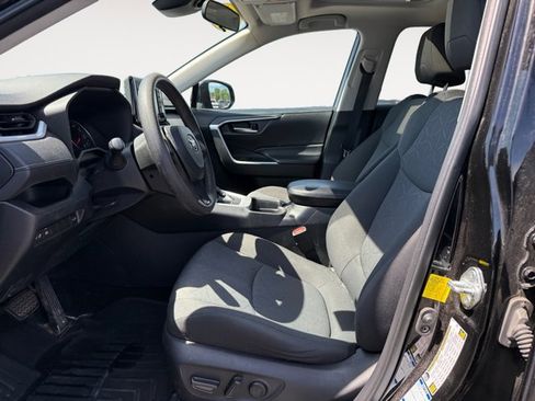 Used 2021 Toyota RAV4 XLE w/ Convenience Package AWD/4WD image 12