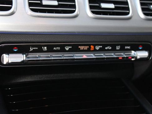 Used 2025 Mercedes-Benz GLS 450 4MATIC image 17
