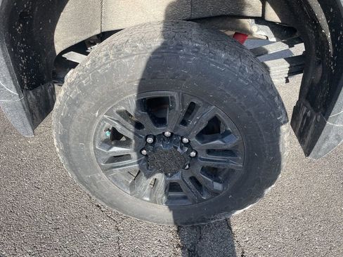 Used 2021 GMC Sierra 3500 Denali w/ Denali Black Diamond Edition image 10