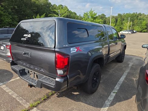 Used 2022 Toyota Tacoma SR w/ SX Package AWD/4WD image 3