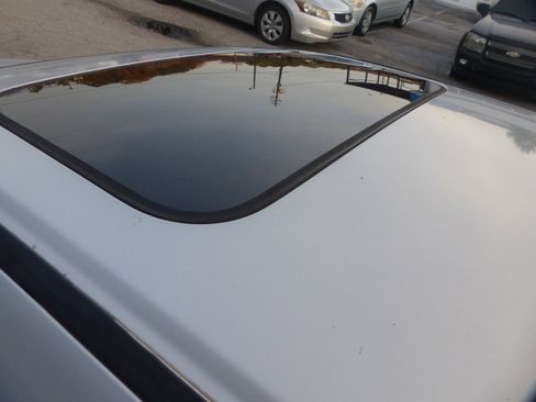 Used 2005 Honda Accord EX image 8