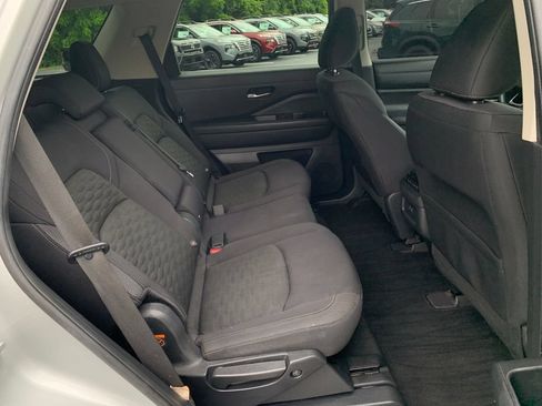 Used 2022 Nissan Pathfinder S FWD image 29
