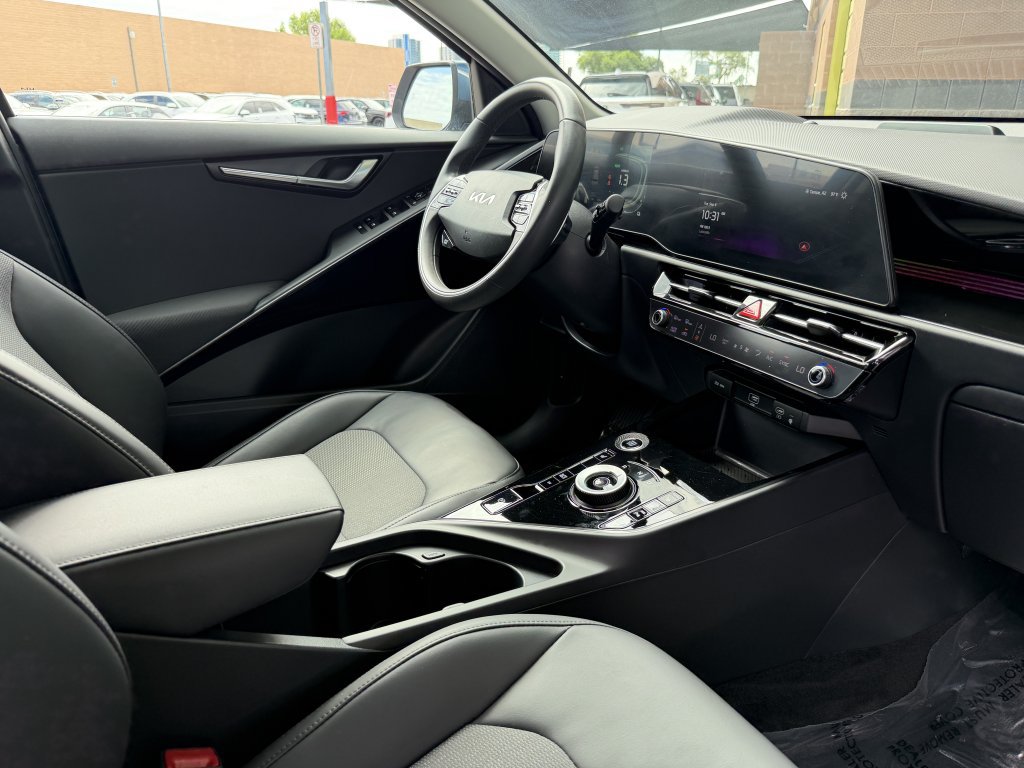 Used 2023 Kia Niro EX FWD image 38