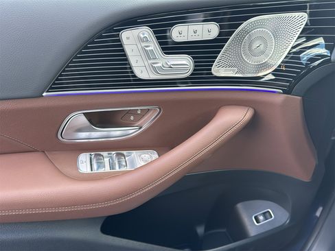 Certified 2025 Mercedes-Benz GLS 450 4MATIC image 25
