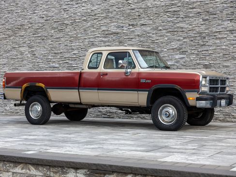 Used 1993 Dodge D/W Truck 250 image 9