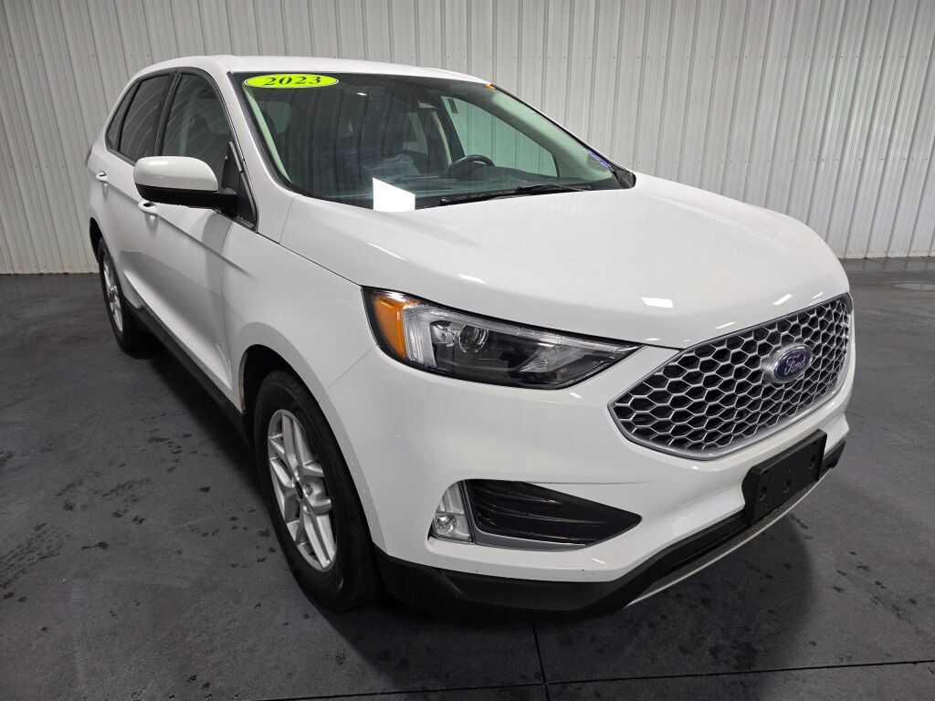 Used 2023 Ford Edge SEL w/ Convenience Package AWD/4WD image 2