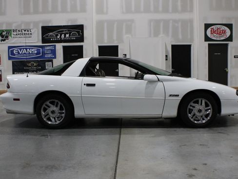 Used 1996 Chevrolet Camaro Z28 RWD image 39